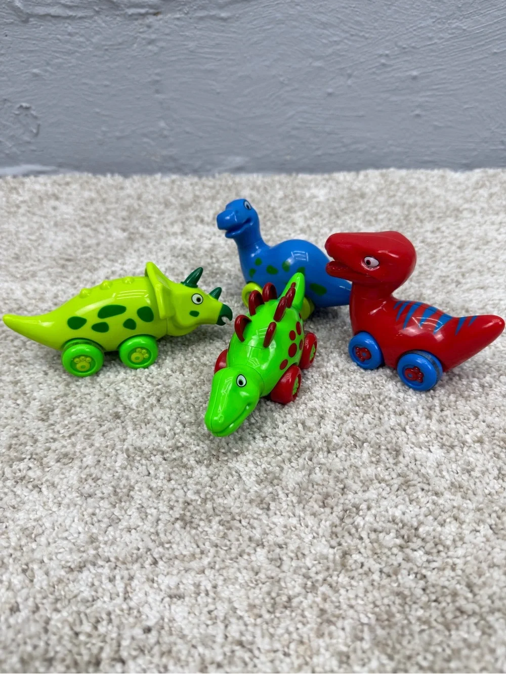 3 Bees & Me Dinosaur Car Toys Brontosaurus T-Rex Triceratops Stegosaurus Cars